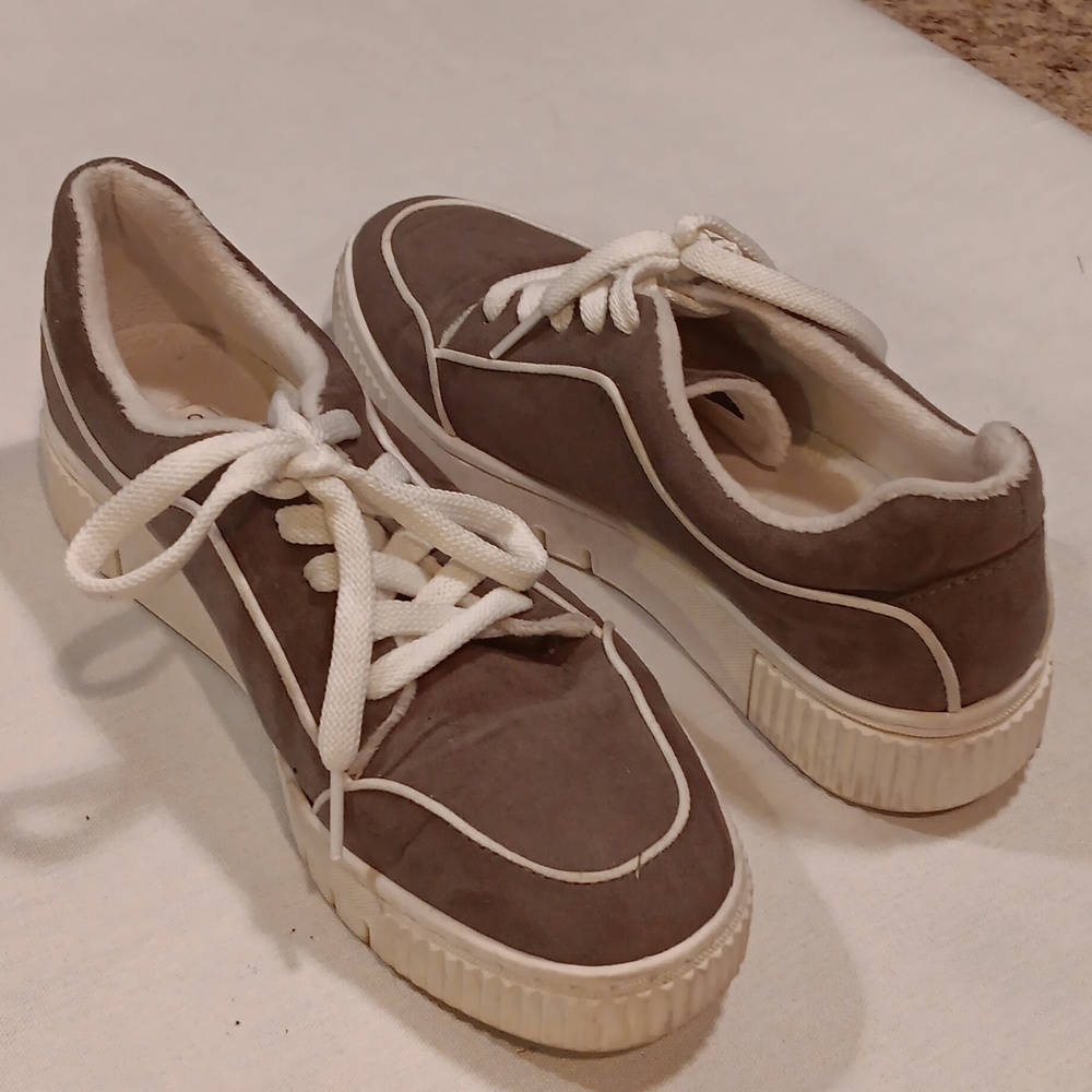Naturalizer SOLE lace up sneakers